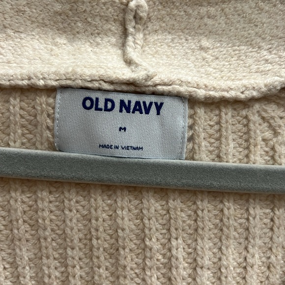 Women’s old navy sweater - Picture 3 of 3